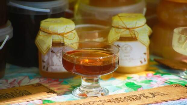 Алтайский мед на ярмарке / Фото: amic.ru