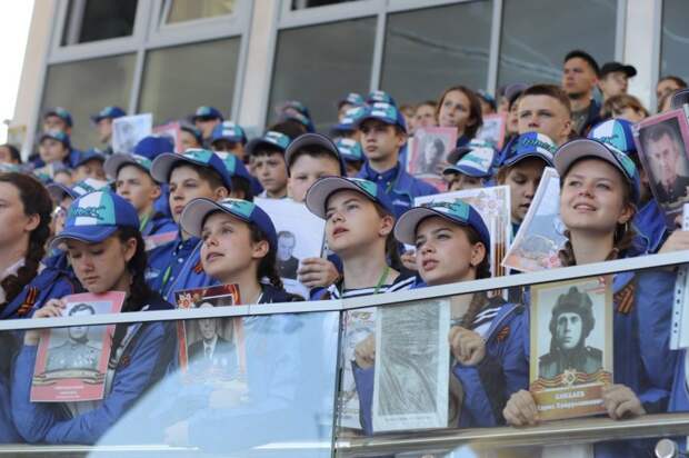 Ученик школы имени Сервантеса поделился впечатлениями от поездки в «Артек»