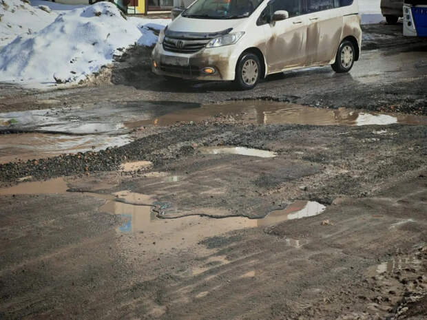 Единственная для 50 тысяч жителей Новосибирска дорога находится в ужасном состоянии