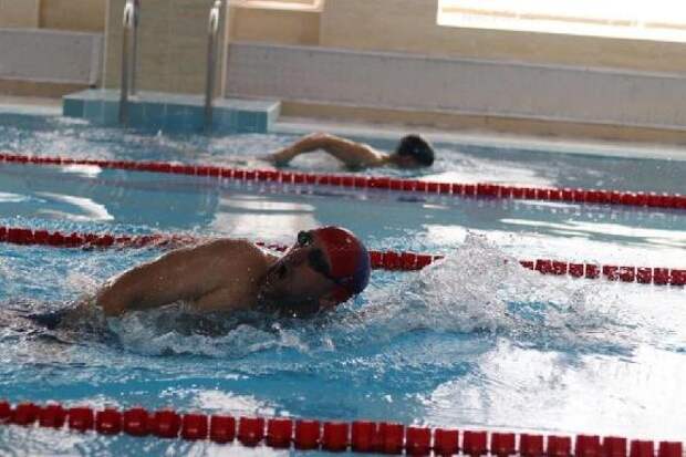 В Тамбове определили победителей соревнований по плаванию среди сотрудников МЧС