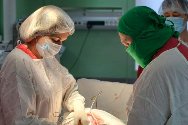 В Петербурге врачи прооперировали 14-летнего парня, пострадавшего при взрыве