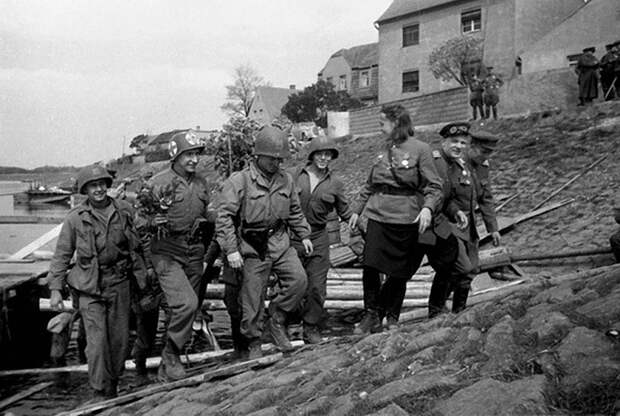 29 Встреча на Эльбе. Германия, 1945 г..jpg 29 Встреча на Эльбе. Германия, 1945 г..jpg