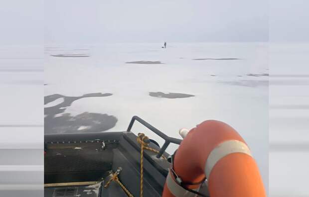 Пожилой рыбак заблудился на льду Волги во время метели в Самарской области