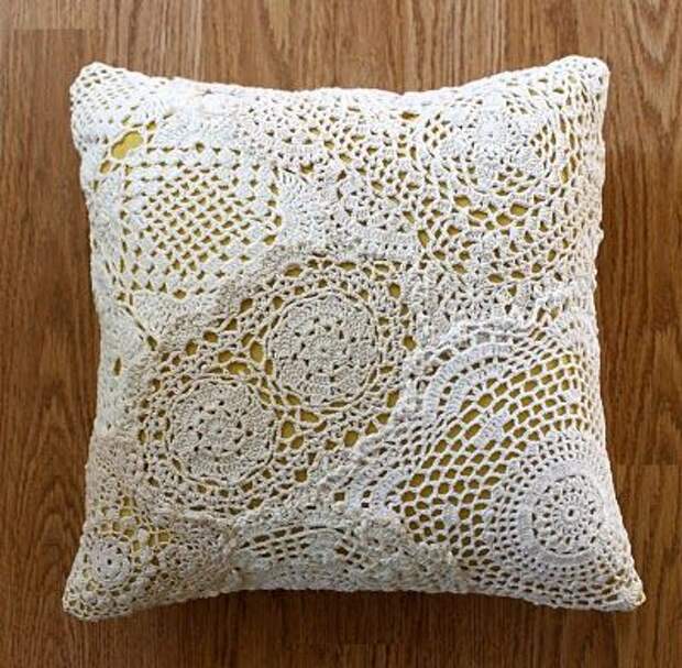 DIY Doilies cushion