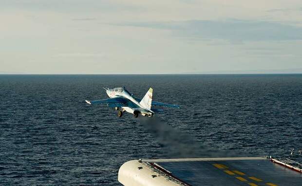 Летающая мощь ВМФ: чем вооружена морская авиация России