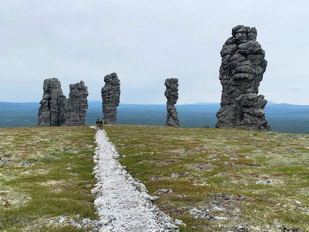 Маньпупунер: загадочные каменные великаны на Урале (ФОТО)