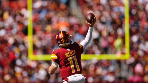 carson wentz throwing a pass