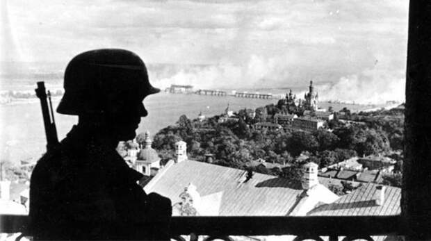 Последний бой Михаила Кирпоноса. Когда генералы берут в руки винтовки Последний бой Михаила Кирпоноса. Когда генералы берут в руки винтовки