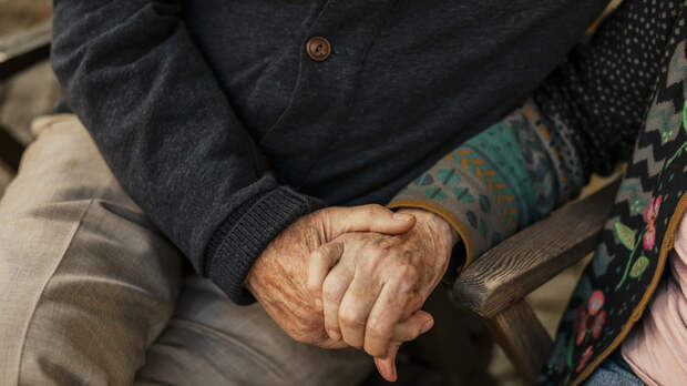 Вирусолог Логунов: кардинально увеличить продолжительность жизни пока невозможно