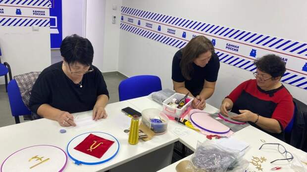 В Майкопе прошло очередное занятие по золотошвейному искусству адыгов