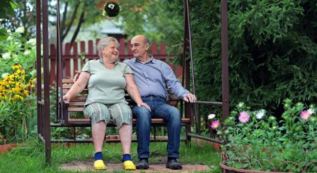 Дача - самый любимый "курорт" российских пенсионеров