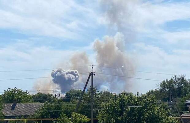 В Крыму прогремели взрывы, в Сакском районе объявлена эвакуация