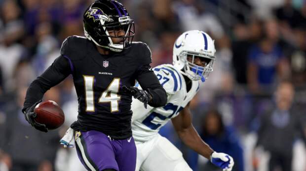 Sammy Watkins runs with the ball.