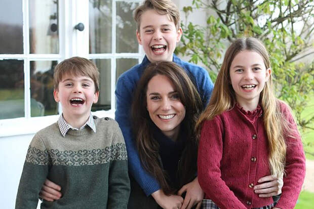 Дети принцессы Кейт Миддлтон и принца Уильяма проведут лето с матерью