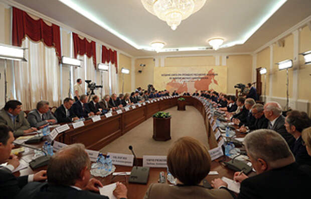 Во время совещания Совета при президенте РФ по развитию местного самоуправления, 2014 год