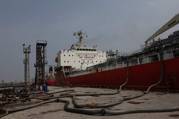 Моди пообещал Трампу прекратить импорт российской нефти: что получит Индия?