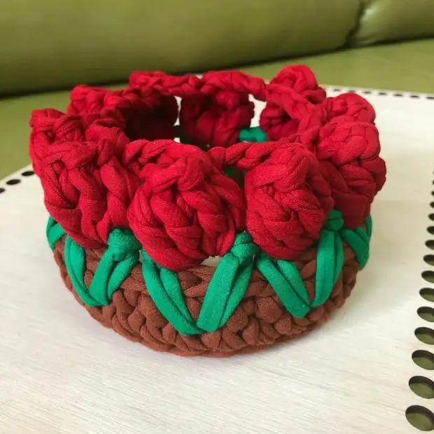 Создаем уют: вяжем милые трикотажные корзинки