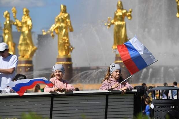 Слишком много праздников: 21 процент русских выступил против длинных майских выходных