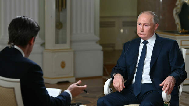 Путин попросил американского журналиста не "затыкать ему рот"