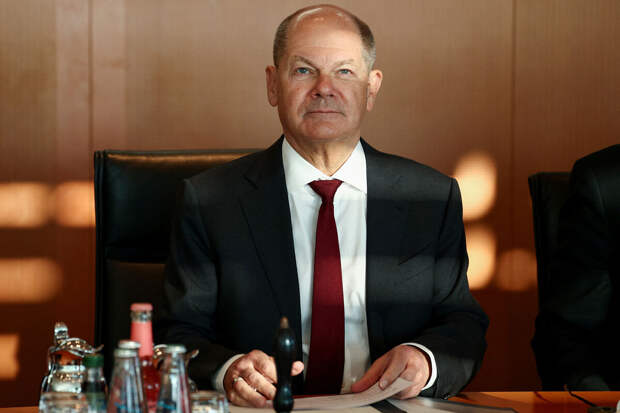 Шольц заявил, что намерен остаться на посту канцлера ФРГ после выборов 2025 года
