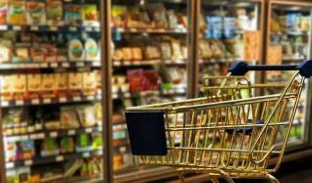 Украинцы покупают отечественные продукты питания по мировым ценам