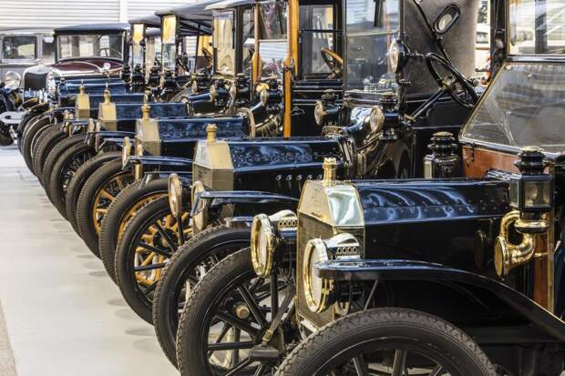 Самая большая коллекция автомобилей Ford выставлена на продажу
