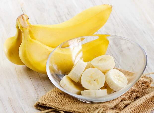 5 продуктов, которыми можно в два счета смыть макияж, если под рукой нет мицеллярной воды