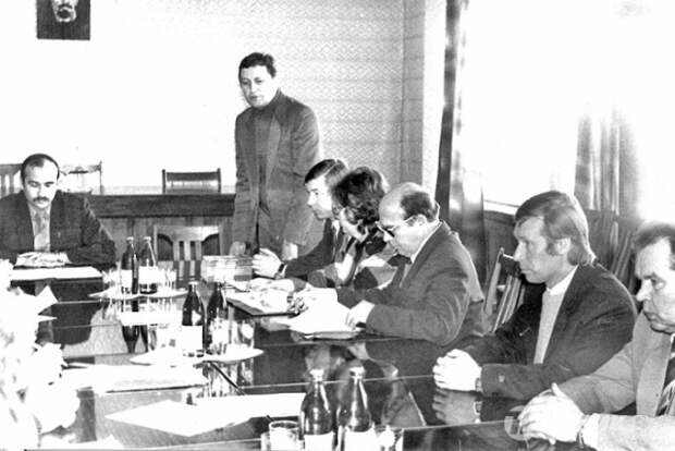 Приоритет - защита прав работников.