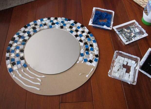 Процесс изготовления мозаичной рамы для зеркала