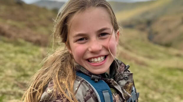 Тайны королевских сокровищ: почему 7-летняя принцесса Шарлотта станет владелицей «болезненной» тиары Дианы и броши Елизаветы II за миллионы фунтов?