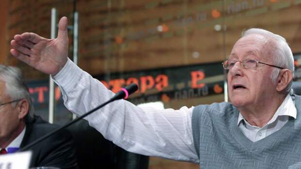 На 101-м году жизни сскончался писатель Рой Медведев