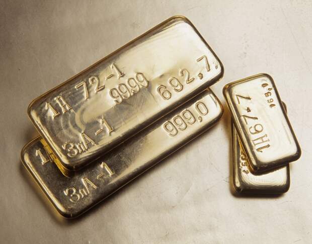 Золото вывели из-под действия "курсовой" пошлины - Решение кабмина