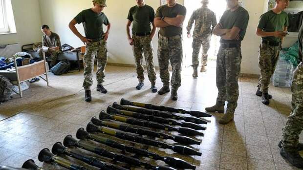 Рыбарь: якобы передаваемое Киеву оружие распродается прямо с американских складов