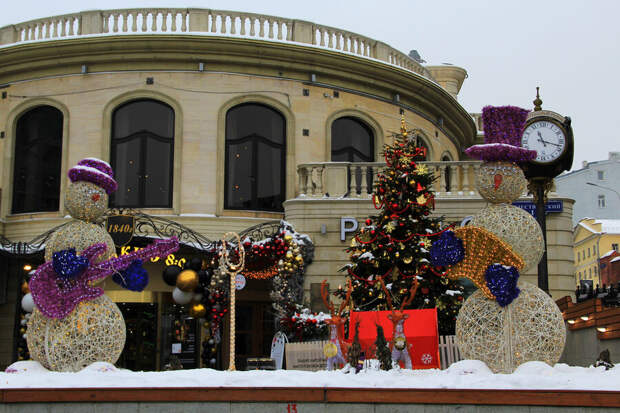 Как будут работать транспорт и парковки в Москве в новогодние праздники