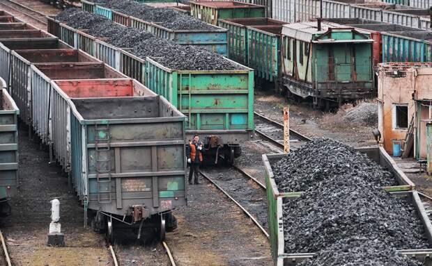 Правительство отменило до конца августа экспортные пошлины на уголь