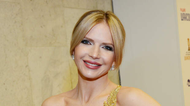 «Ему — 39, ей — 18»: как «Фабрика звезд» сломала жизнь Юлии Михальчик