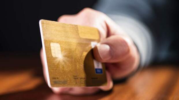 Финансист рассказала о действиях при обнаружении чужой банковской карты