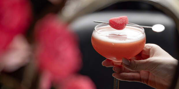 Где отметить День всех влюбленных в Москве и Петербурге — большой ресторанный гид «Сноба»