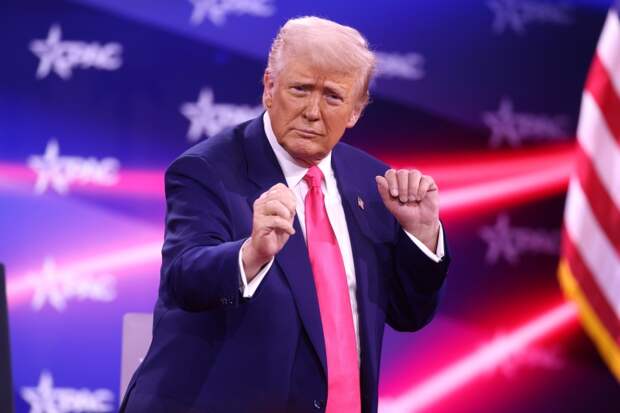 Президент США выступил с заявлением после стрельбы в отеле