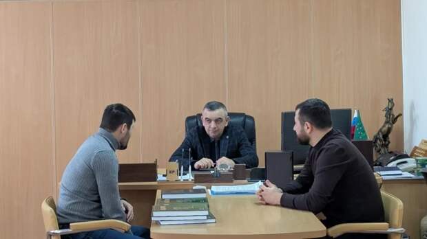 Ученые АРИГИ обсудили с главой Шовгеновского района вопросы сохранения адыгской культуры