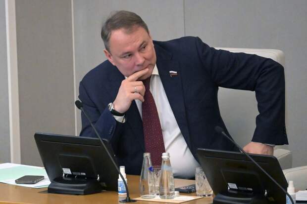 Вице-спикер Госдумы Толстой: ЕГЭ нужно отменять вслед за Болонской системой