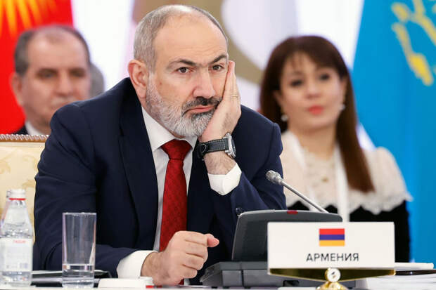 Противники Пашиняна начали шествие к зданию следственного комитета Армении