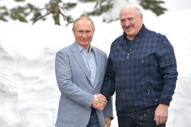 Лукашенко поблагодарил Путина за помощь, которую Россия оказала Белоруссии