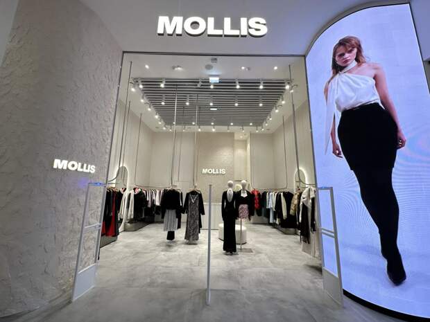 В ТРЦ «Планета» открылся первый в Красноярске магазин женской одежды Mollis