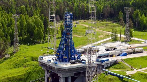 Ракета "Союз-2.1" с военным спутником запущена с космодрома Плесецк