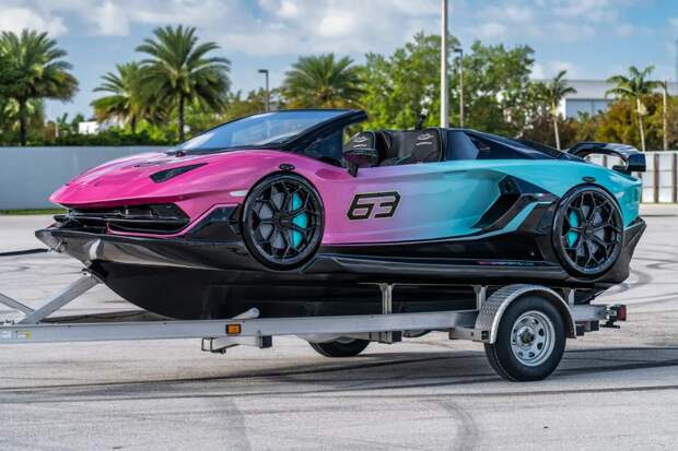 В США продали катер в стиле Lamborghini