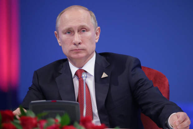 Путин поручил правительству проработать вопрос индексации пенсий работающим пенсионерам