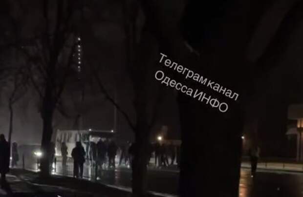 Жители Одессы вновь перекрыли улицы в знак протеста