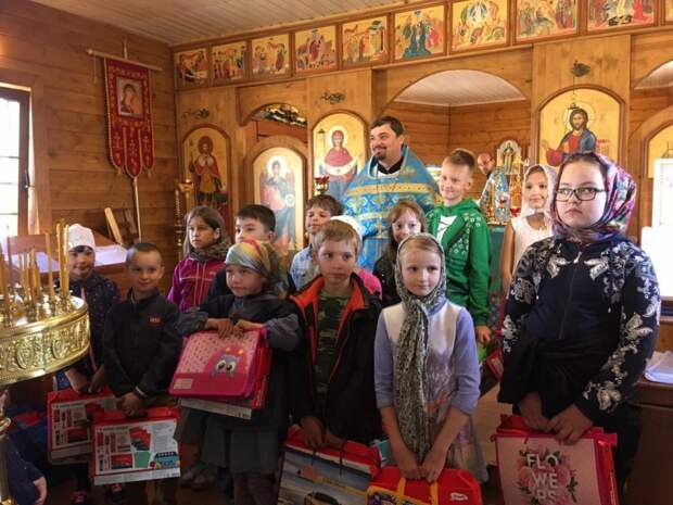 В храме Покрова Пресвятой Богородицы подвели итоги акции «Рюкзачок добра»/ Официальная страница храма в социальной сети ВКонтакте