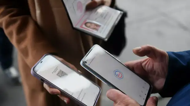В Москве срок действия QR-кодов для переболевших коронавирусом продлят до одного года